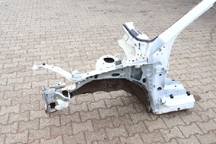 TOYOTA RAV4 IV ĆWIARTKA LEWA PRZÓD 070