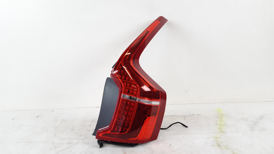 VOLVO XC90 II USA LAMPA PRAWA TYŁ 32228831