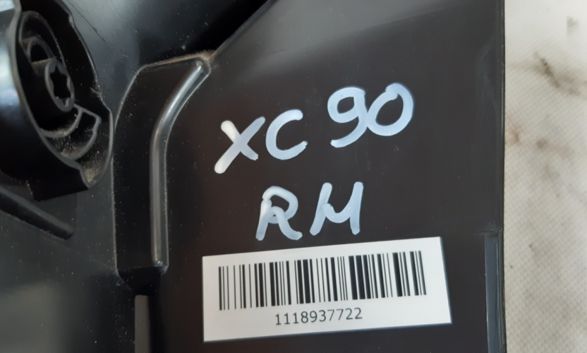 VOLVO XC90 II USA LAMPA PRAWA TYŁ 32228831