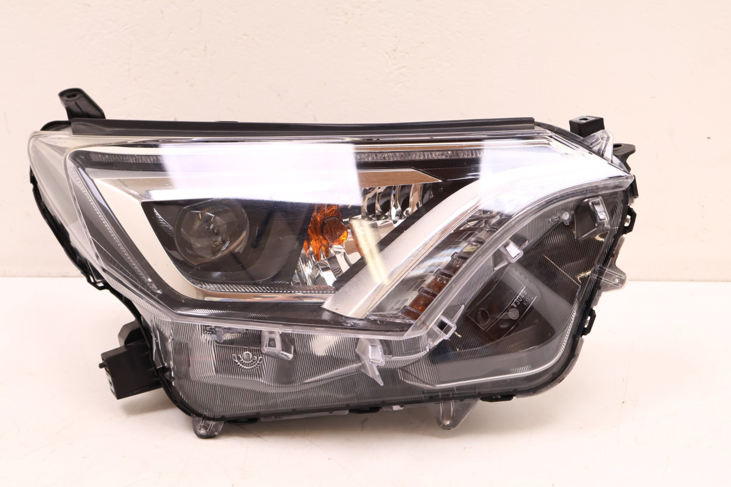 TOYOTA RAV4 IV LIFT LAMPA PRAWA PRZÓD