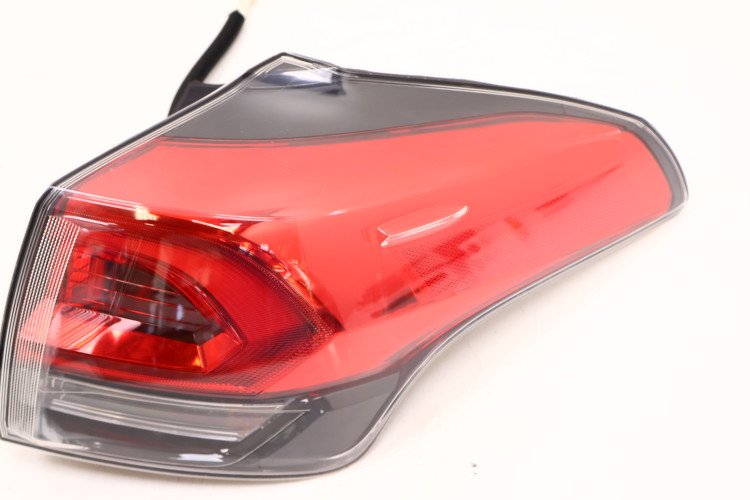 TOYOTA RAV4 IV LIFT LAMPA PRAWA TYŁ 81550-42201
