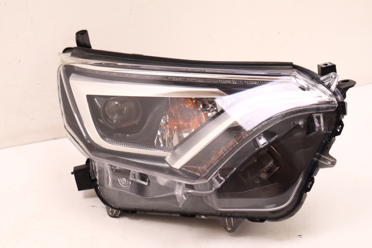 TOYOTA RAV4 IV LIFT LAMPA PRAWA PRZÓD