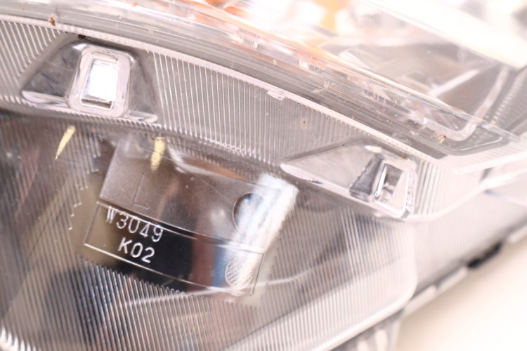 TOYOTA RAV4 IV LIFT LAMPA LEWA PRZÓD