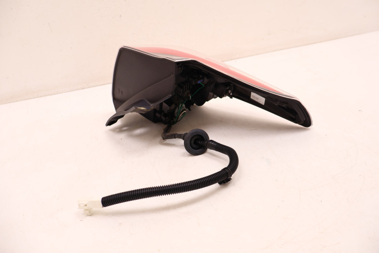 TOYOTA RAV4 IV LIFT LAMPA LEWA TYŁ 81560-42201