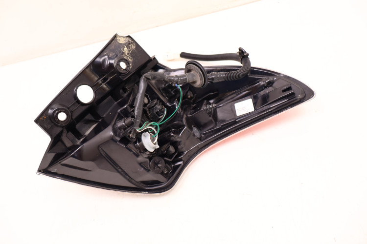 TOYOTA RAV4 IV LIFT LAMPA LEWA TYŁ 81560-42201