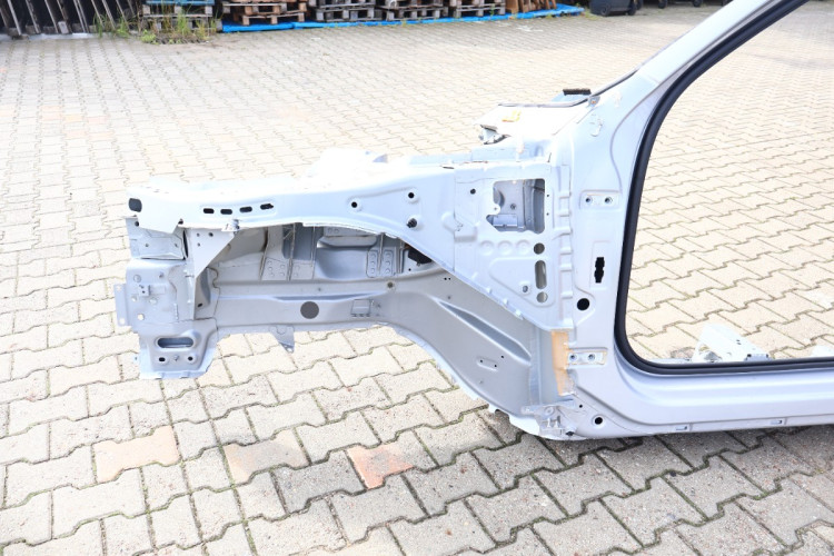 VOLVO XC60 II ĆWIARTKA LEWA PRZÓD 735-15