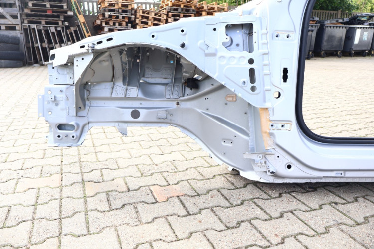 VOLVO XC60 II ĆWIARTKA LEWA PRZÓD 735-15