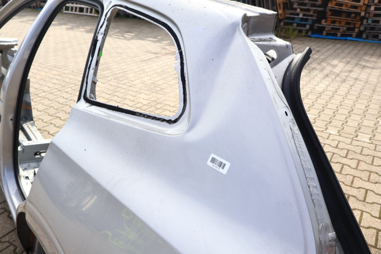 VOLVO XC60 II ĆWIARTKA BŁOTNIK LEWA TYŁ 735-15