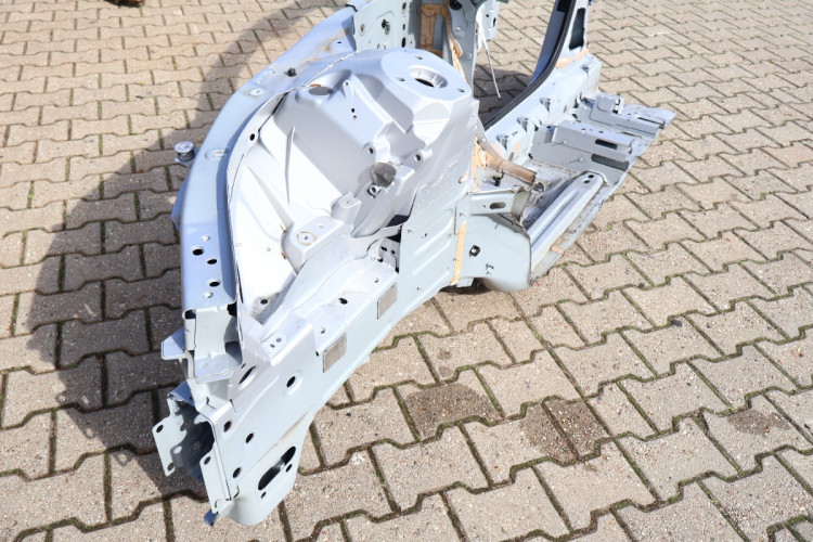 VOLVO XC60 II ĆWIARTKA PRAWA PRZÓD 735-15