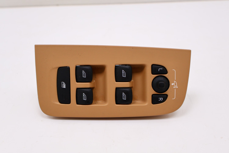 VOLVO V60 II PANEL SZYB LEWY PRZÓD 31446247