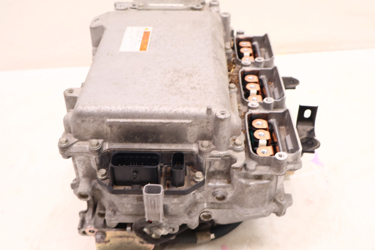 TOYOTA RAV4 IV 2.5 HYBRID INWERTER KONWERTER FALOWNIK PRZETWORNICA G9270-48060