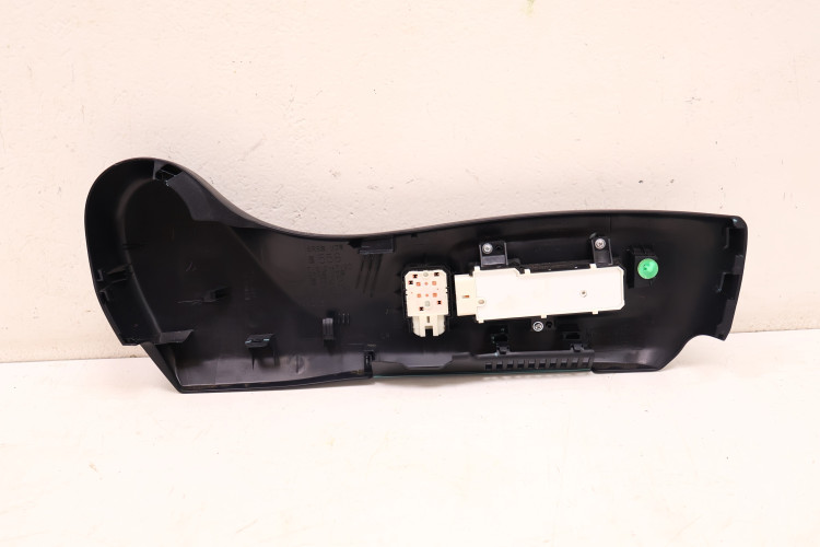 TOYOTA RAV4 IV OSŁONA FOTELA LEWA 71812-62010, 71812-47120