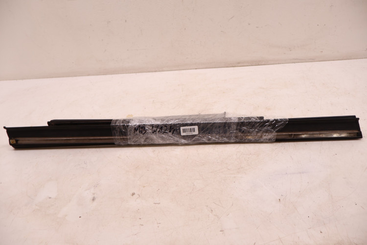 MERCEDES-BENZ W124 84-91 SEDAN LISTWA LISTWY DRZWI