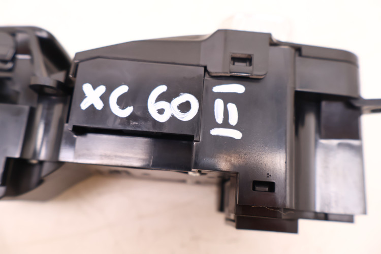 VOLVO XC60 II PANEL STROWANIA START STOP HAMULEC RĘCZNY 31481452
