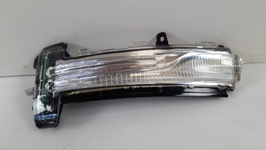 VOLVO XC60 I LIFT KIERUNKOWSKAZ LUSTERKA LEWY 263015