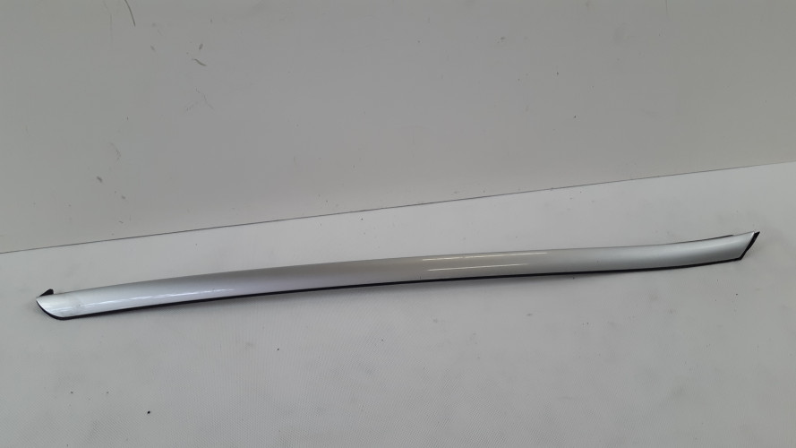 VOLVO XC60 I LIFT LISTWA SZYBY CZOŁOWEJ PRAWA 711-16
