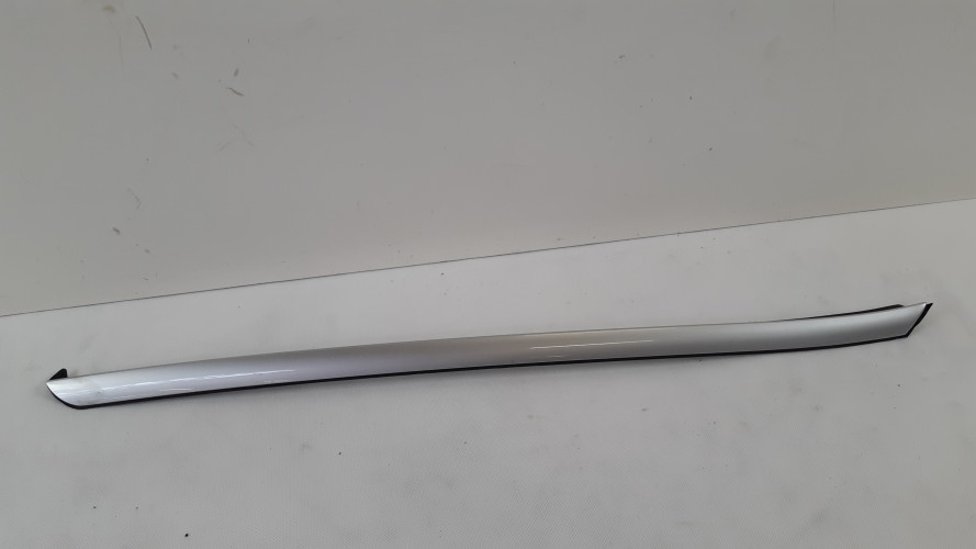 VOLVO XC60 I LIFT LISTWA SZYBY CZOŁOWEJ PRAWA 711-16