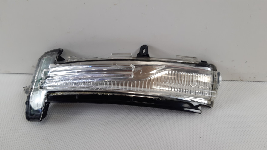 VOLVO XC60 I LIFT KIERUNKOWSKAZ LUSTERKA LEWY 263015