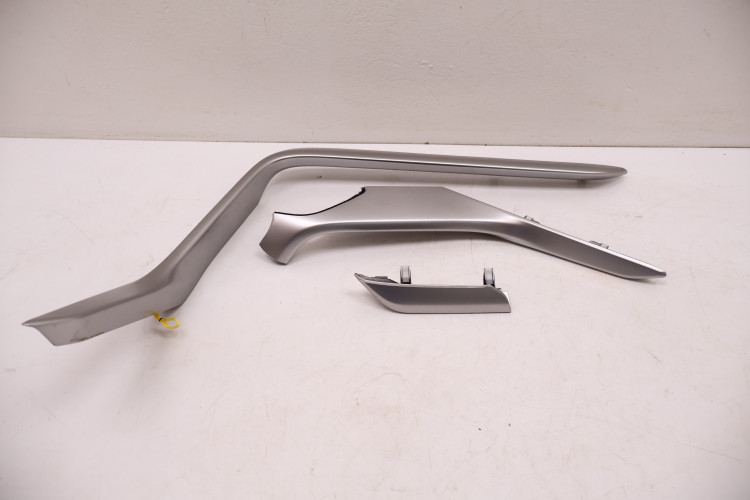 MITSUBISHI ECLIPSE CROSS DEKORY LISTWY DESKI ROZDZIELCZEJ 8055A069ZZ