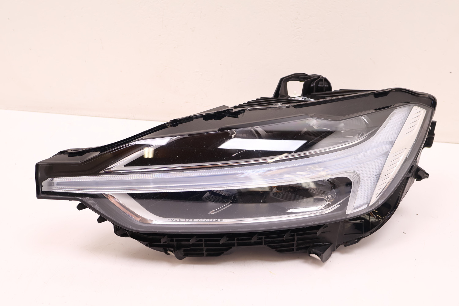 VOLVO XC60 II LAMPA LEWA PRZÓD FULL LED 31656614