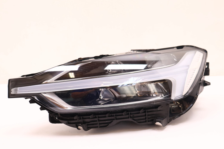VOLVO XC60 II LAMPA LEWA PRZÓD FULL LED 31656614