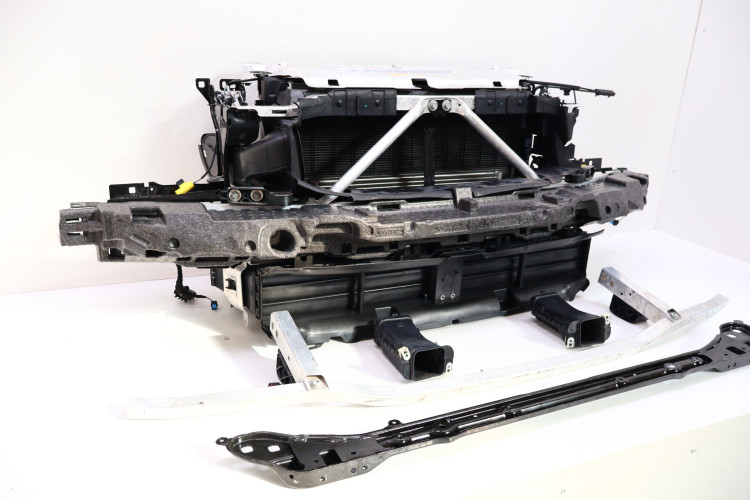 BMW 3 G20/21 330E PAS PRZEDNI CHŁODNICE 8666819, 8664034