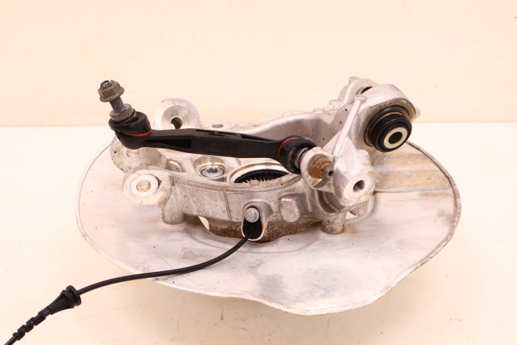 BMW 3 G20/21 330E PIASTA ZWROTNICA LEWA TYŁ 592515-10
