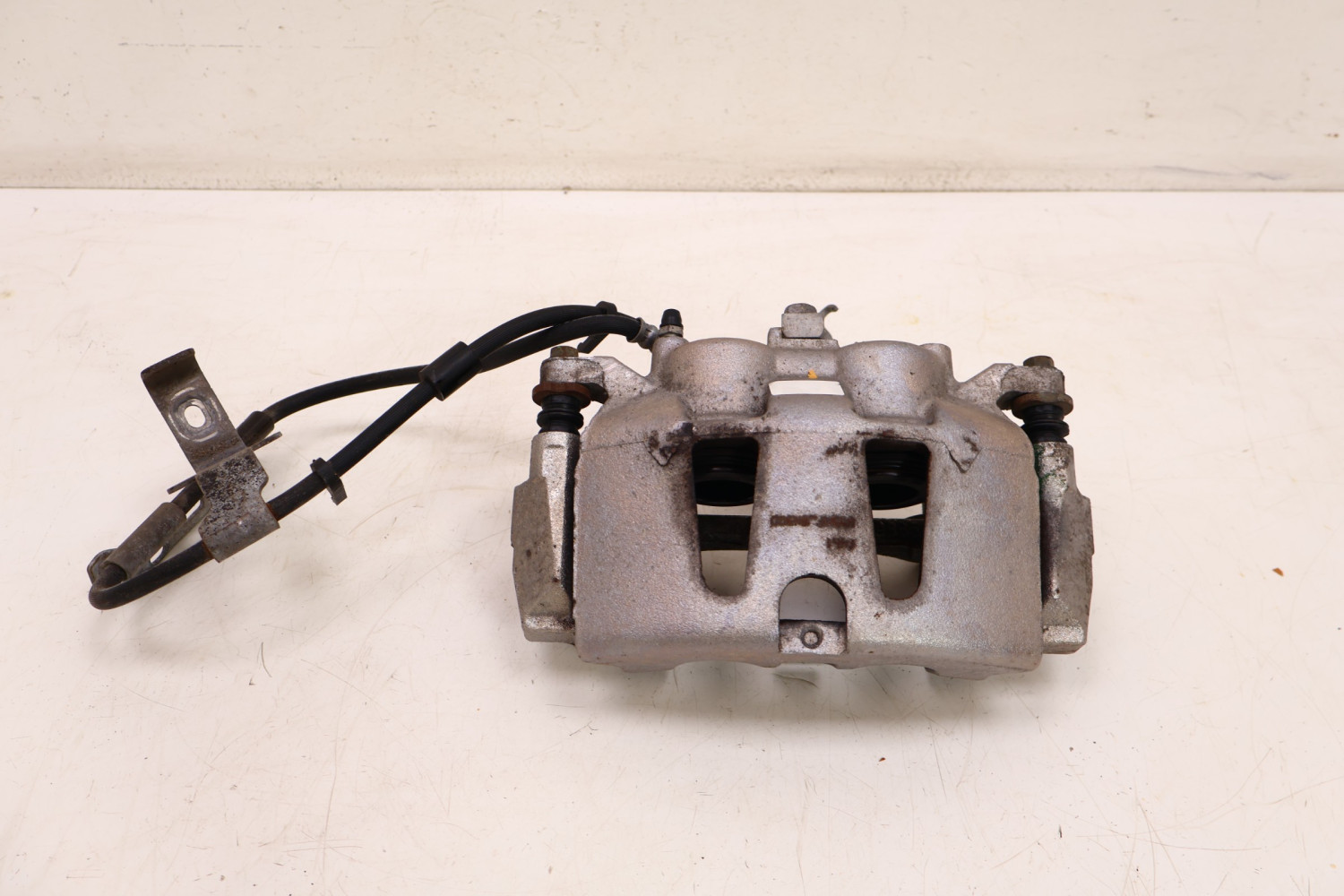 JEEP WRANGLER JL 2.0 T HYBRID 4xe 18- ZACISK HAMULCA LEWY PRZÓD 17988801