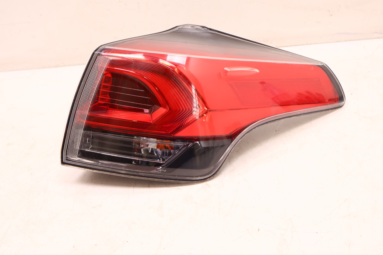 TOYOTA RAV4 IV LAMPA PRAWA TYŁ 81550-42201