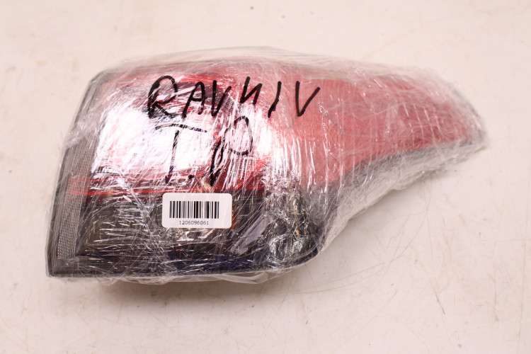 TOYOTA RAV4 IV LAMPA PRAWA TYŁ 81550-42201