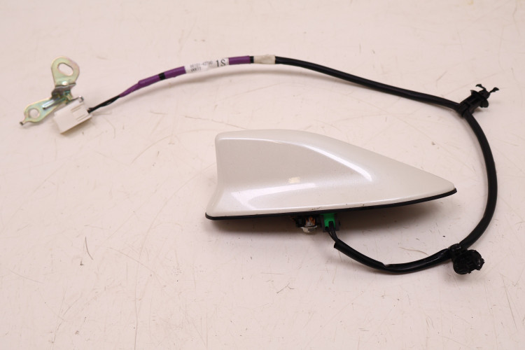 TOYOTA RAV4 IV PŁETWA ANTENA DACHOWA 070 86101-42790
