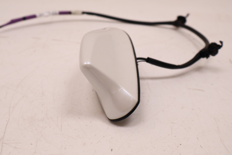 TOYOTA RAV4 IV PŁETWA ANTENA DACHOWA 070 86101-42790
