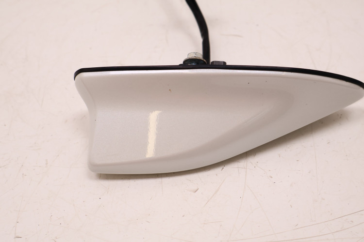 TOYOTA RAV4 IV PŁETWA ANTENA DACHOWA 070 86101-42790