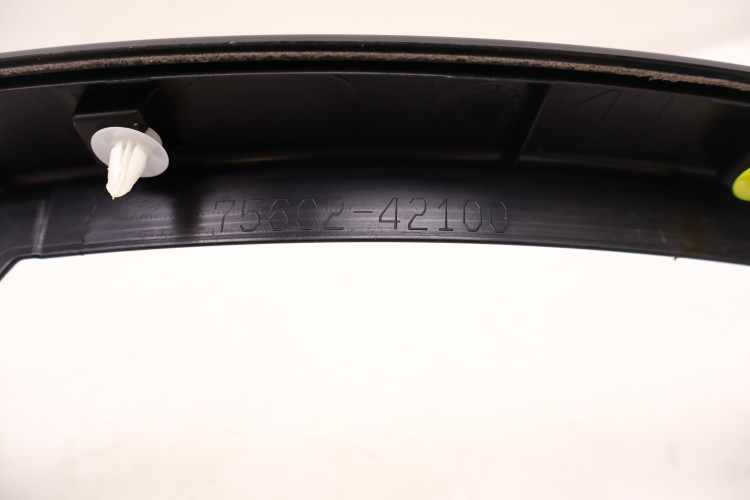 TOYOTA RAV4 IV LISTWA BŁOTNIKA LEWA PRZÓD 75602-42100