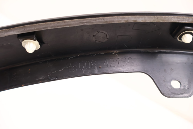 TOYOTA RAV4 IV LISTWA BŁOTNIKA LEWA TYŁ 75606-42130