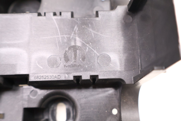 JEEP WRANGLER JL 18- SKRZYNKA BEZPIECZNIKÓW OBUDOWA 68252530AD