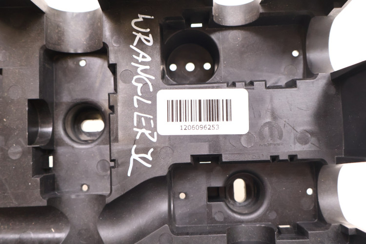 JEEP WRANGLER JL 18- SKRZYNKA BEZPIECZNIKÓW OBUDOWA 68252530AD
