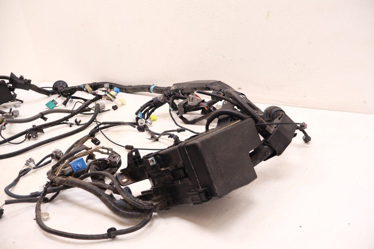 TOYOTA RAV4 IV 2.5 HYBRID INSTALACJA KOMORY SILNIKA