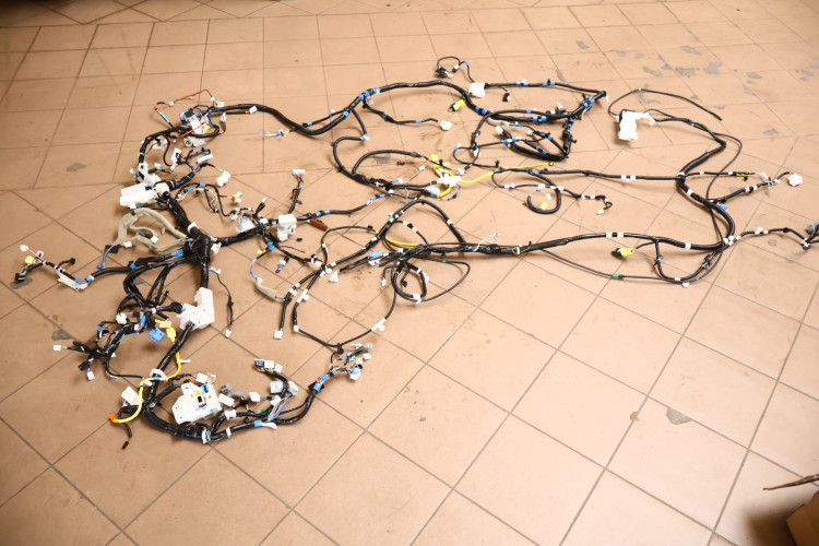 TOYOTA RAV4 IV 2.5 HYBRID WIĄZKA INSTALACJA WNĘTRZA
