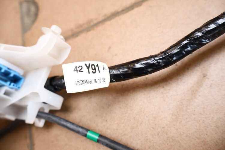 TOYOTA RAV4 IV 2.5 HYBRID WIĄZKA INSTALACJA WNĘTRZA