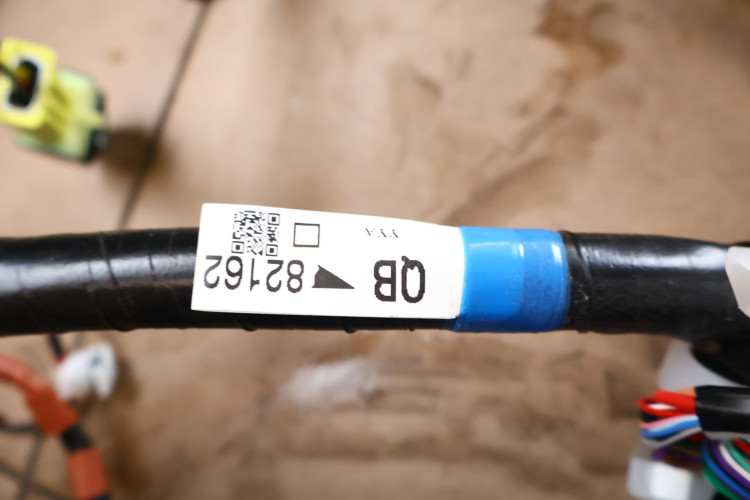 TOYOTA RAV4 IV 2.5 HYBRID WIĄZKA INSTALACJA WNĘTRZA