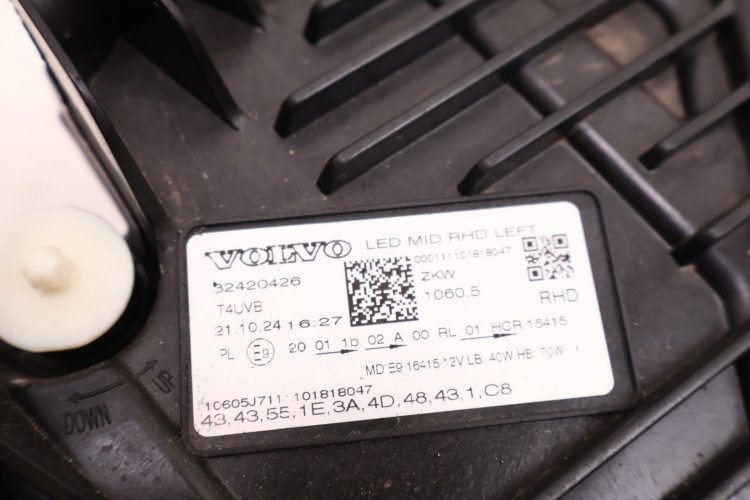 VOLVO XC60 II LAMPA LEWA PRZÓD UK 32420426