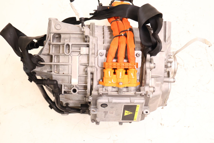 VOLVO XC60 II 2.0 T8 T6 SILNIK ELEKTRYCZNY P1216784