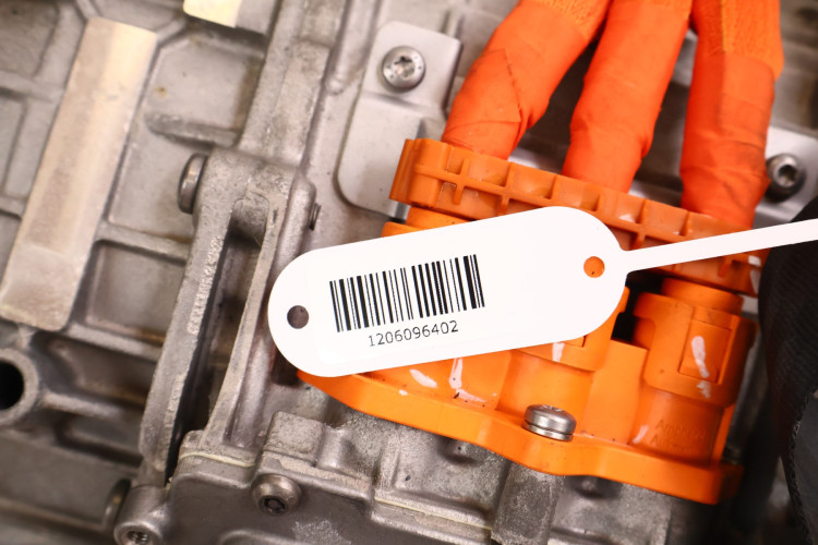 VOLVO XC60 II 2.0 T8 T6 SILNIK ELEKTRYCZNY P1216784
