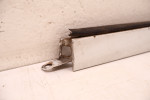 MERCEDES-BENZ W124 LISTWA POD LAMPE REFLEKTOR LEWA