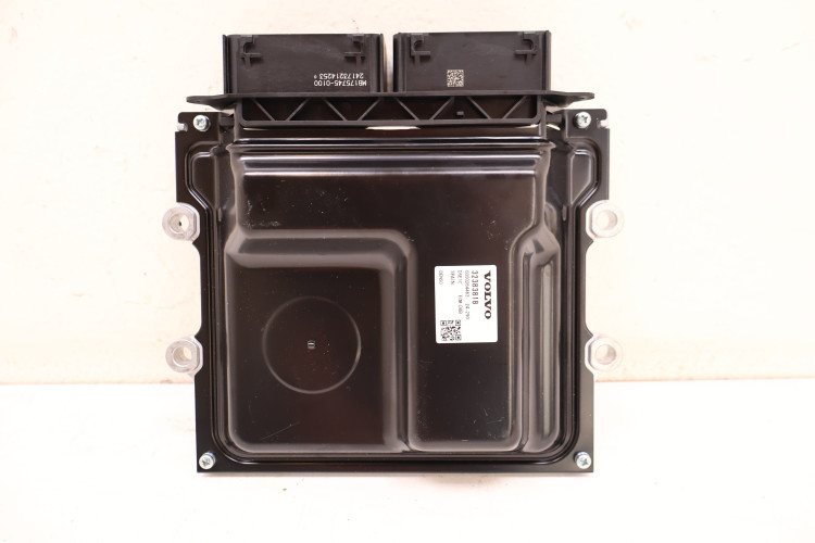 VOLVO XC60 II KOMPUTER SILNIKA 32383818