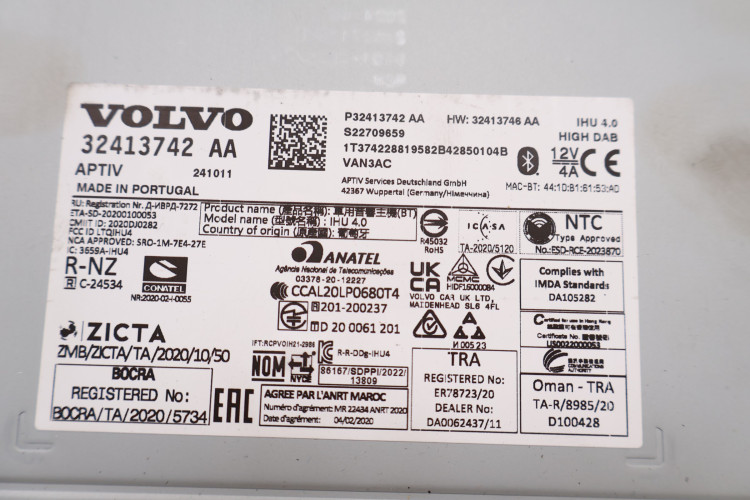 VOLVO XC60 II RADIO 32413742