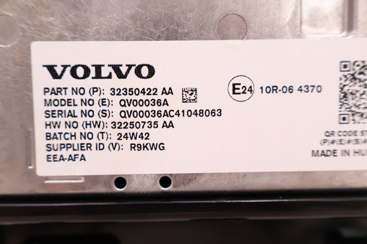 VOLVO XC60 II EKRAN WYŚWIETLACZ 32350422