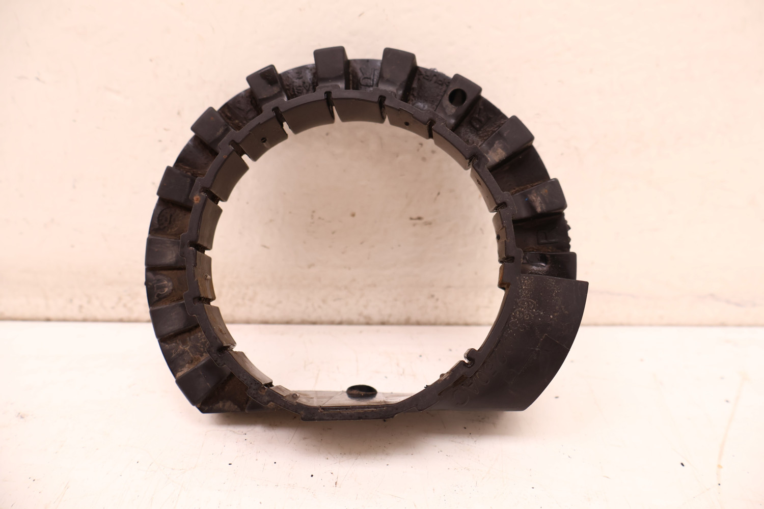 JEEP WRANGLER JL 18- IZOLATOR SPRĘŻYNY PRAWY 68342250AC