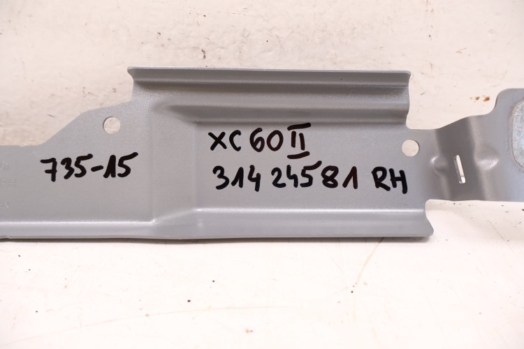 VOLVO XC60 II MOCOWANIE BŁOTNIKA PRAWY PRZÓD 735-15 31424581